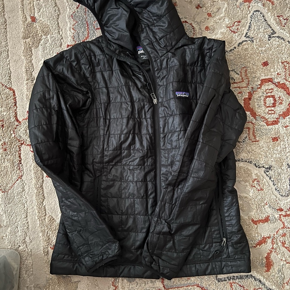 Patagonia Women's Black Hooded Nano Puff
